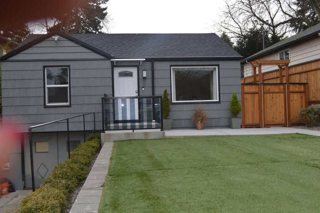 Cozy Crown Hill Carkeek Cottage W/3 Beds, Full Kitchen & Backyard In North Seattle Extérieur photo