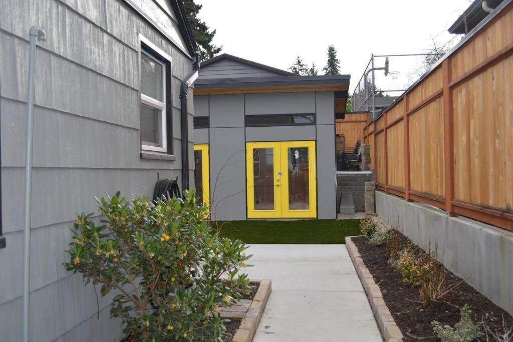 Cozy Crown Hill Carkeek Cottage W/3 Beds, Full Kitchen & Backyard In North Seattle Extérieur photo